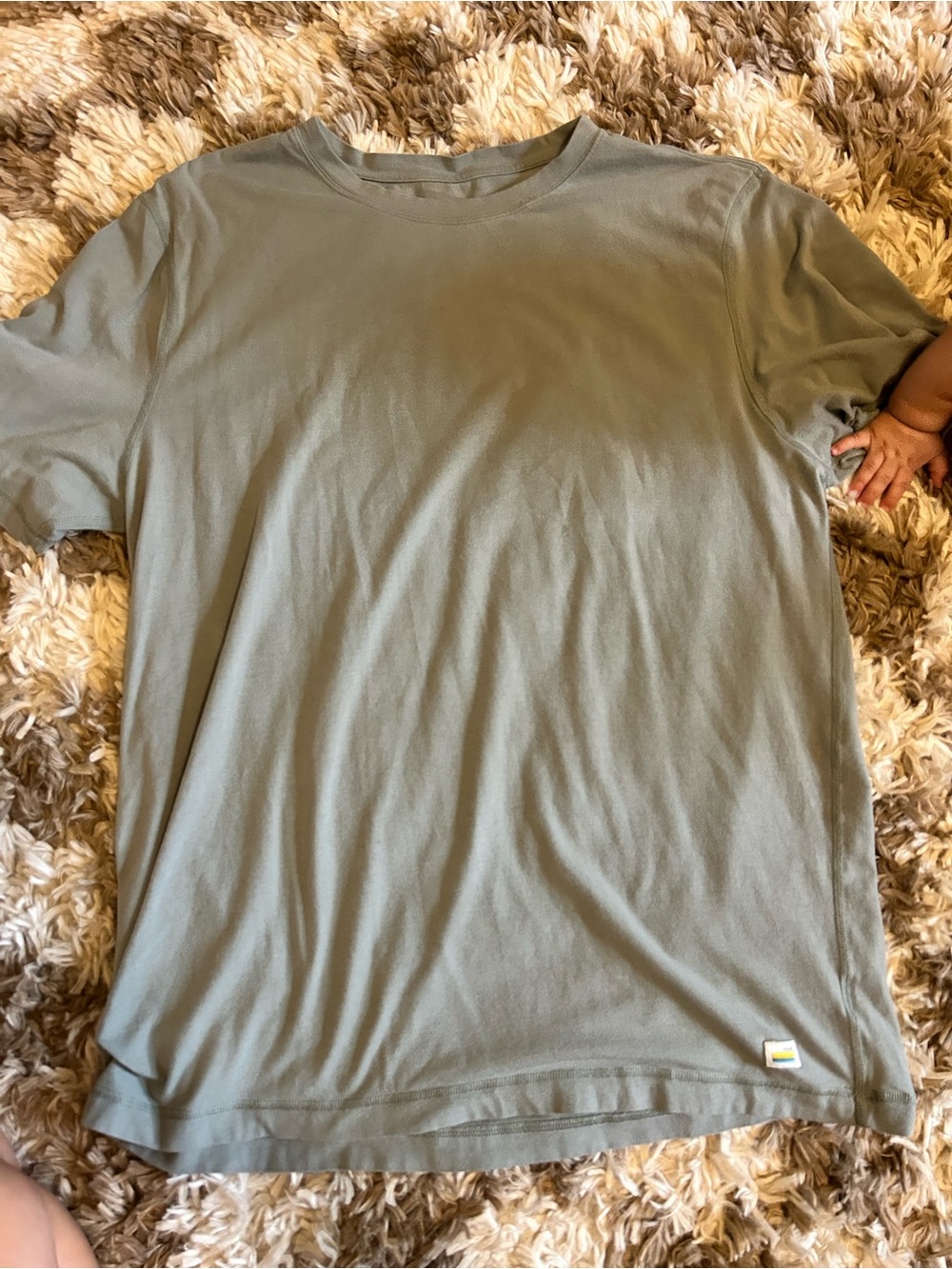 Vuori Short Sleeve Crew T-Shirt in Sage